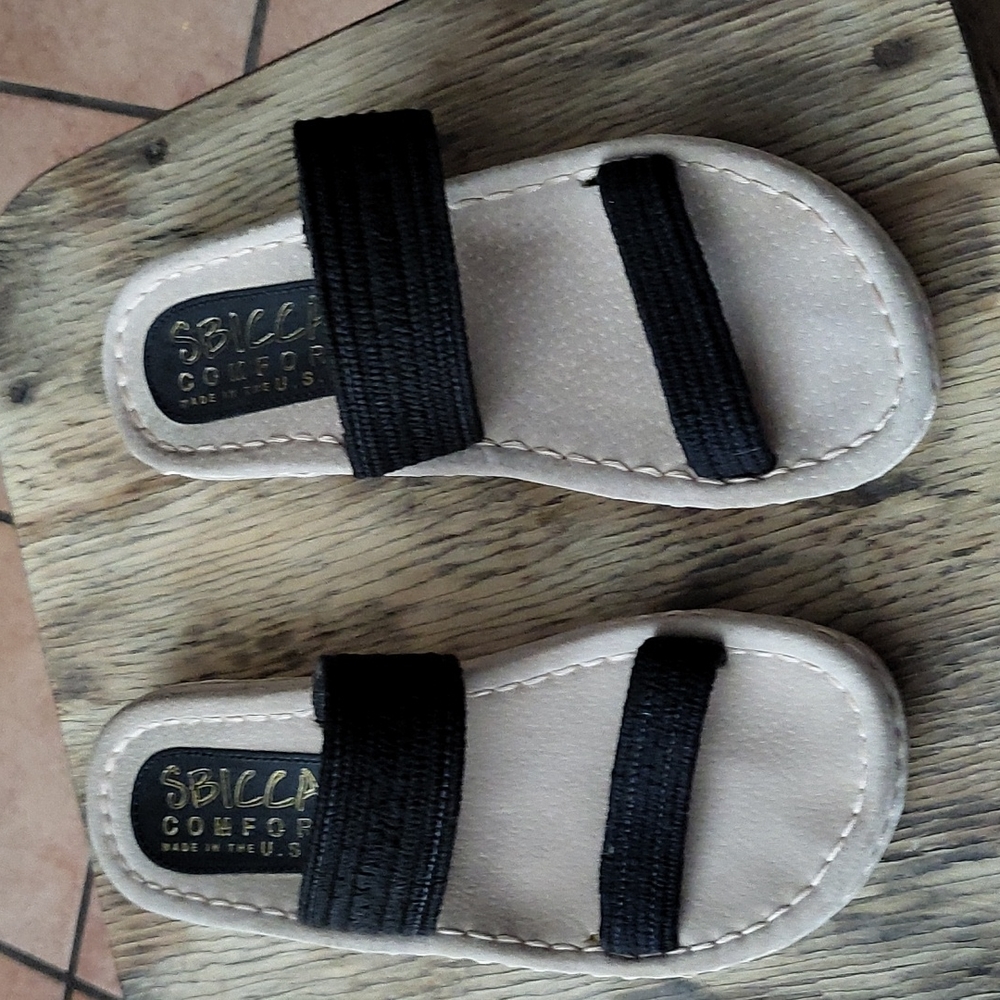 Sbicca slide on sandals